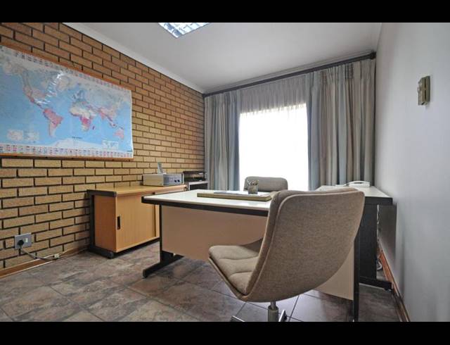 4 BEDROOM HOUSE FOR SALE IN THREE RIVERS EAST